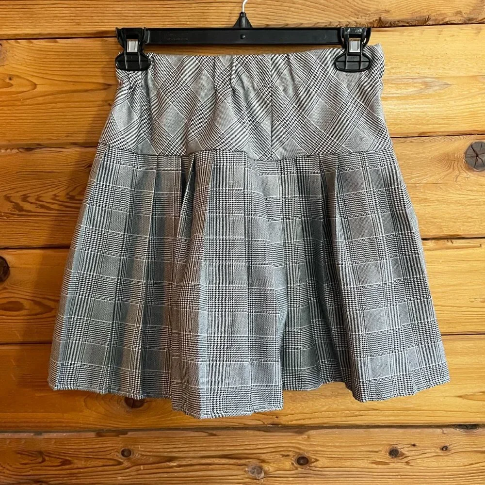 Urban Coco Elastic Waist Plaid Pleated Skirt Small